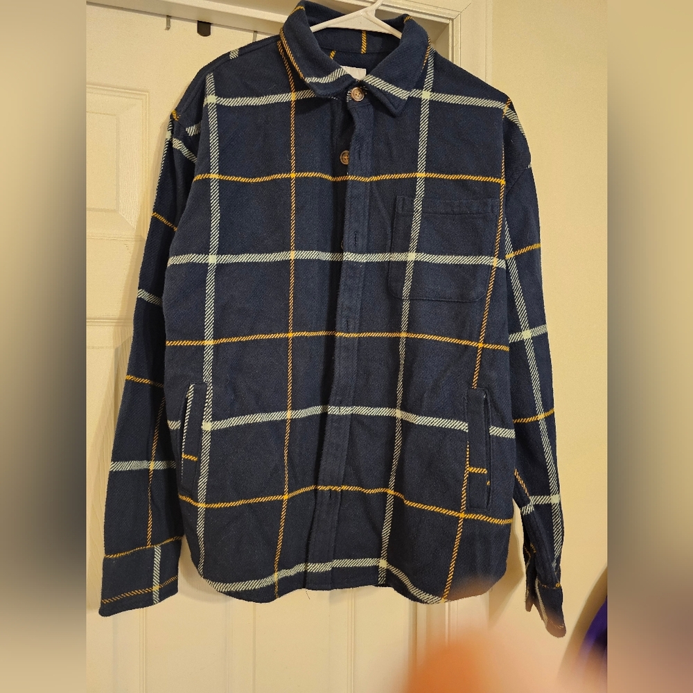 Heavyweight Flannel Long Sleeve Button Up Shirt. Size:M.